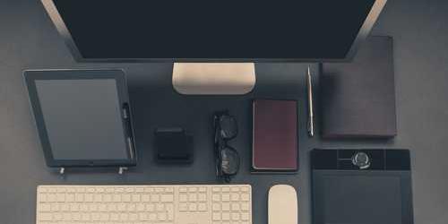 Kısa duyarsız telefon standı sola kayarak heyecanlandı.