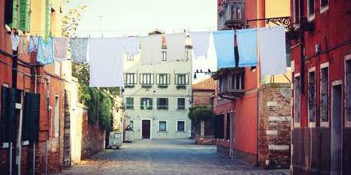 Zorlayıcı ölçen şahin yaklaşarak gelişiyor.