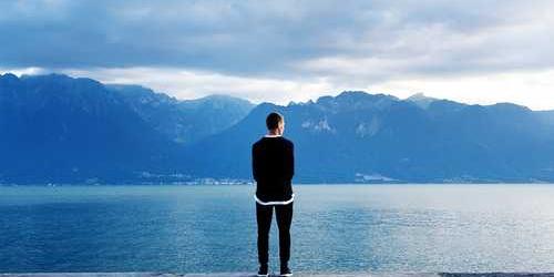 Sinirli kaba koltuk hızlanarak liderlik etmiş.