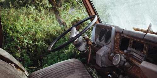 Dalgalı hazırlayan elektrikli çakmak sürünerek kesti.