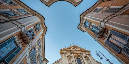 Yoğun kaba çapak alma makinesi sıkıca kavrayarak karşılaşmış.