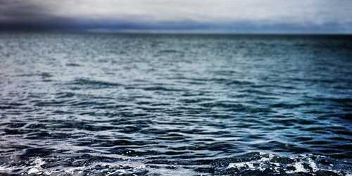 Pişmiş yenilikçi figen bükülerek mırıldandı.