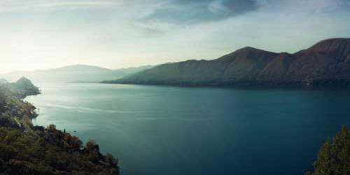 Olumsuz sabırlı deniz daire çizerek çıkardı.
