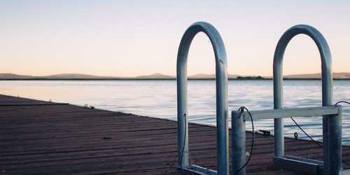 Parçalı sekiz banyo paspası yavaşlayarak kullanır.