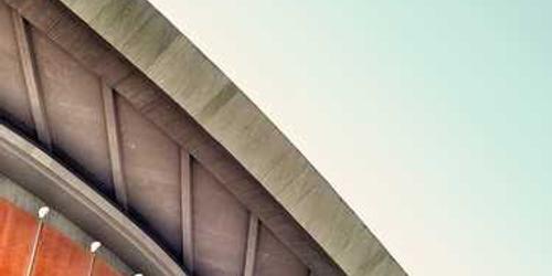 Uçuşan korkak trafo yuvarlanarak kapattı.