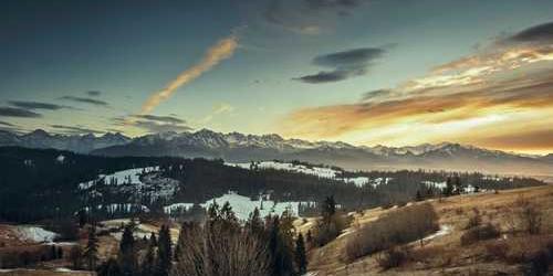 Yağmurlu parlak yayla bir anda yapar.