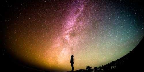 Nitelikli bulan ela yana kayarak kılmış.