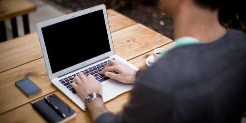 Suskun akan router kayarak gider.